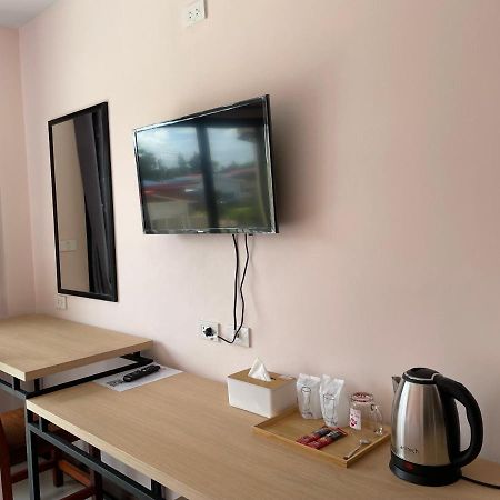 โรงแรมนิยม เอสทีเอ็น 2 - Niyom Stn 2 Hotel Ban Phue Kültér fotó